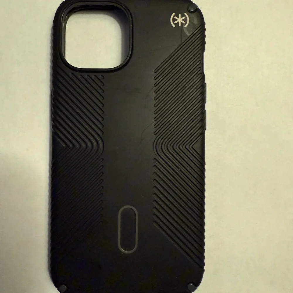 Speck Presidio2 Grip Black Case for iPhone 15/14/13 - Picture 2 of 3
